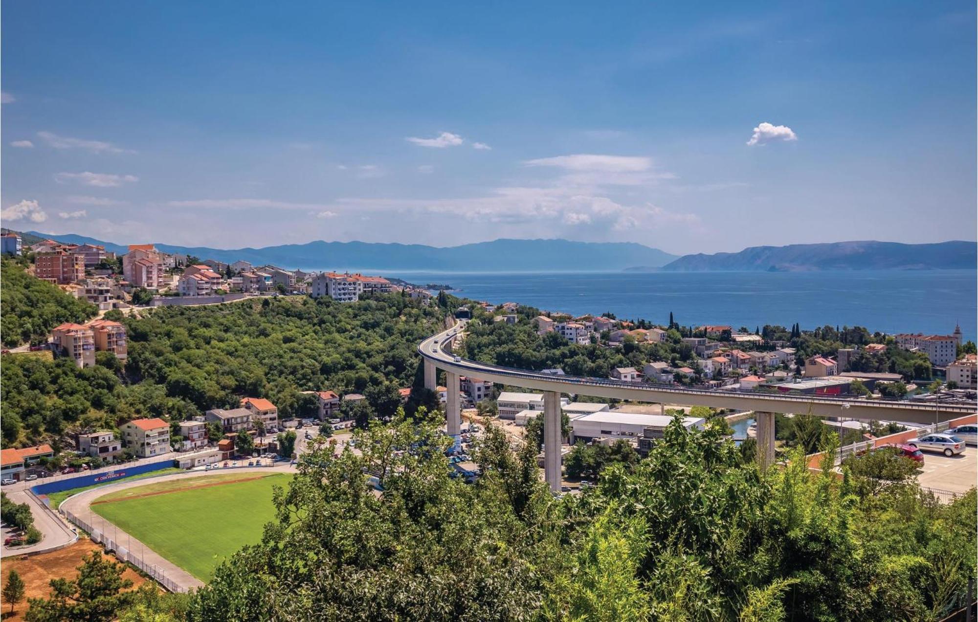 Gorgeous Apartment In Crikvenica With Kitchen Exterior foto