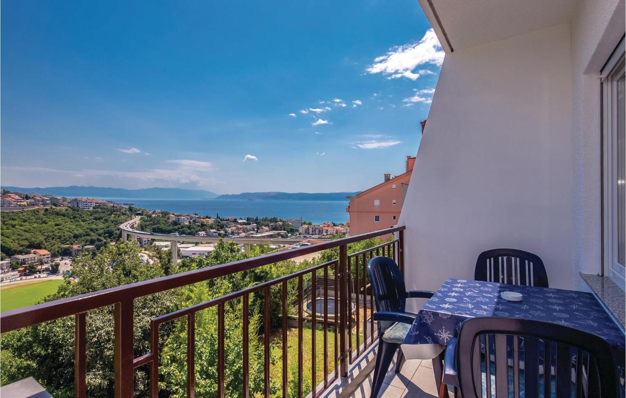 Gorgeous Apartment In Crikvenica With Kitchen Exterior foto